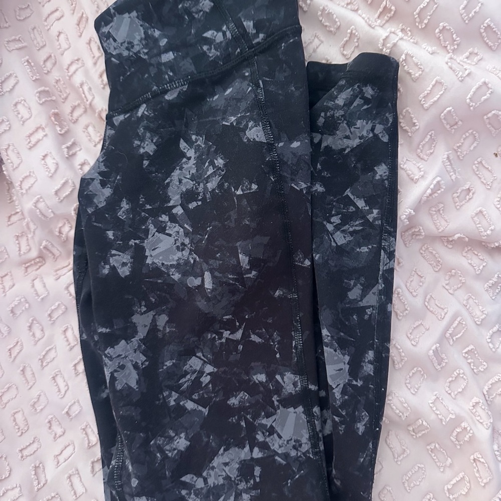 Black and Gray Patterned Leggings